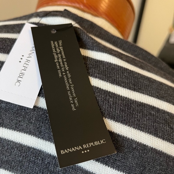 Banana Republic Factory Forever Sweater - Size XL Charcoal & White Stripe - Picture 3 of 4